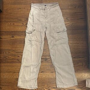 American Eagle Outfitters Wide-Leg Cargo Pants in Light Beige